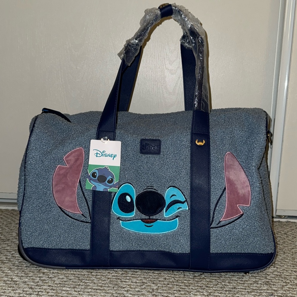 NWT RARE Disney’s Stitch Rolling Duffel Bag - Picture 1 of 11